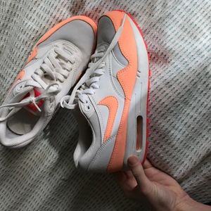 Worn once white air maxes!